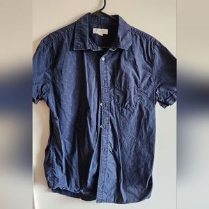 Blue with red stars short sleeve shirt medium